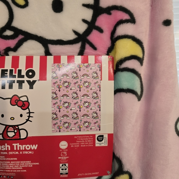 Hello Kitty blanket - Picture 3 of 3